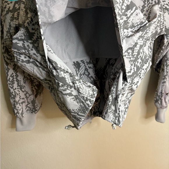 Adidas by Stella McCartney Grey Snake Print Performance Windbreaker Track Jacket - Picture 10 of 15